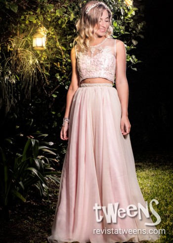Vestido de 15 rosa con crop top