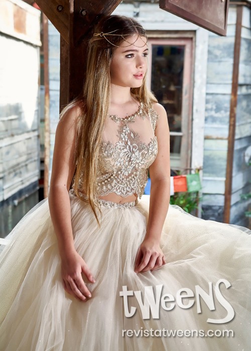 Vestido de 15 champagne con dorado