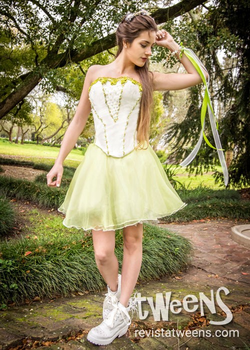 Vestido de 15 años corto verde claro - Pequeñas Hadas de Fernanda Pérez  Delgado Vestidos de 15 Años - Revista Tweens